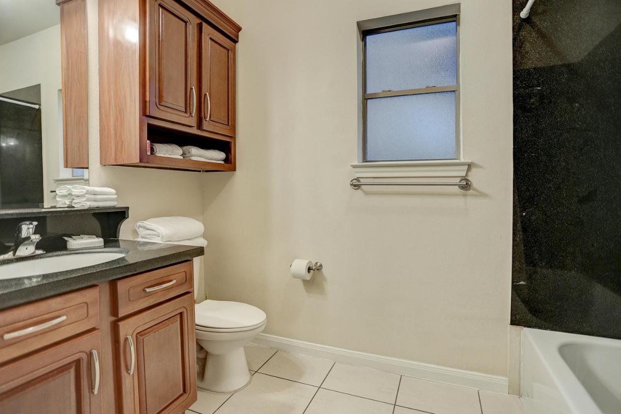 Villa Laverne 3 Bedroom Suite Furnished Condos Houston Buitenkant foto